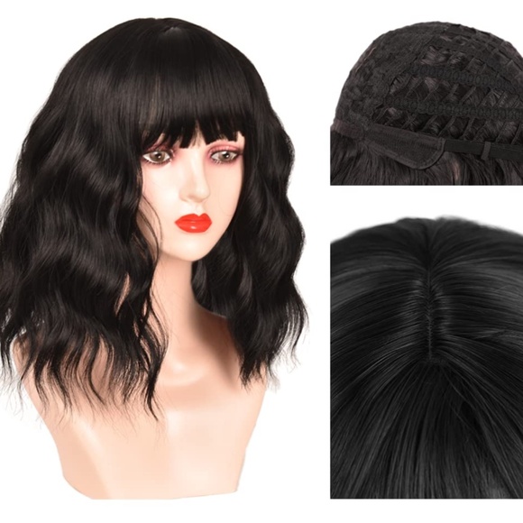 NEW 14” Quality Black Wavy Bob Wig with Bangs Women Shoulder Length Halloween - Picture 2 of 8